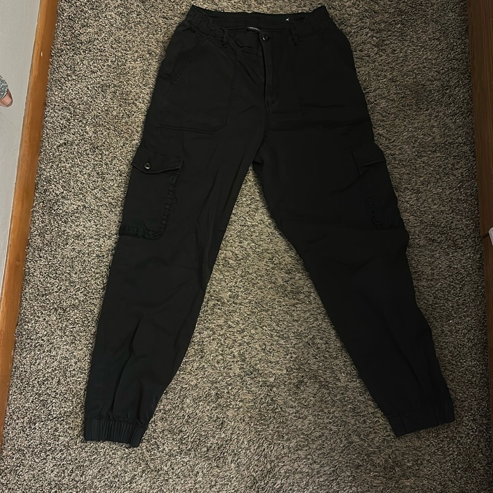 American Eagle women’s size 8 cargo pants